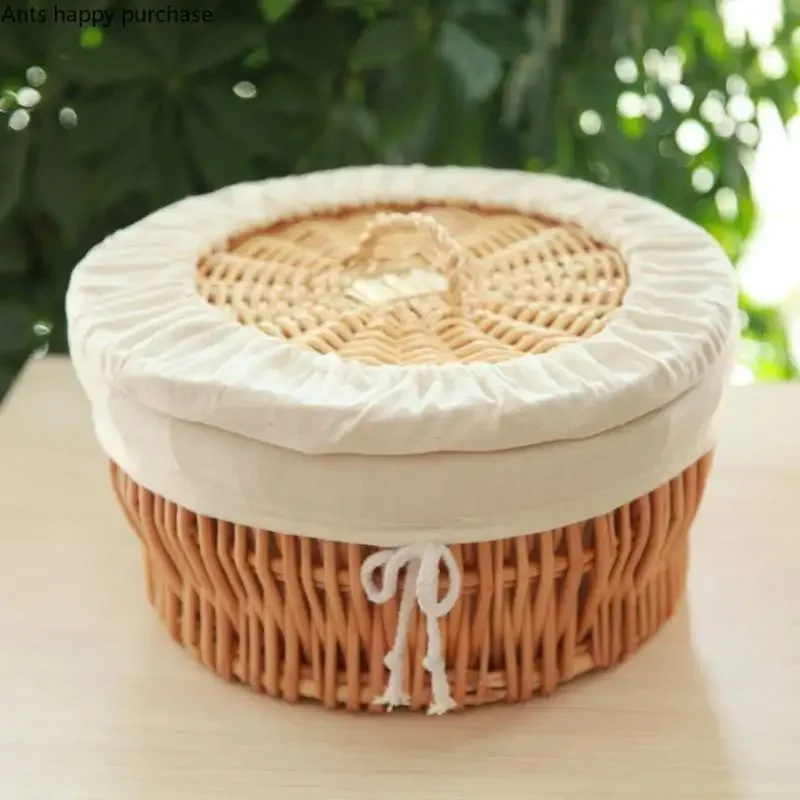 Round Rattan Storage Basket with Cover Cloth Lining Bread Food Basket Home Use Handmade Weave Storage Finishing Decoration Box
Round Rattan Storage Basket with Cover Cloth Lining Bread Food Basket Home Use Handmade Weave Storage Finishing Decoration Box