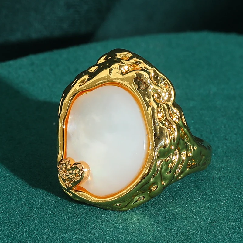 Vintage Oval Shell Ring Opal Jewelry Natural Stone For Woman 18k Gold Color Luxury Quality Designer Dubai Antique Accessories 
Vintage Oval Shell Ring Opal Jewelry Natural Stone For Woman 18k Gold Color Luxury Quality Designer Dubai Antique Accessories