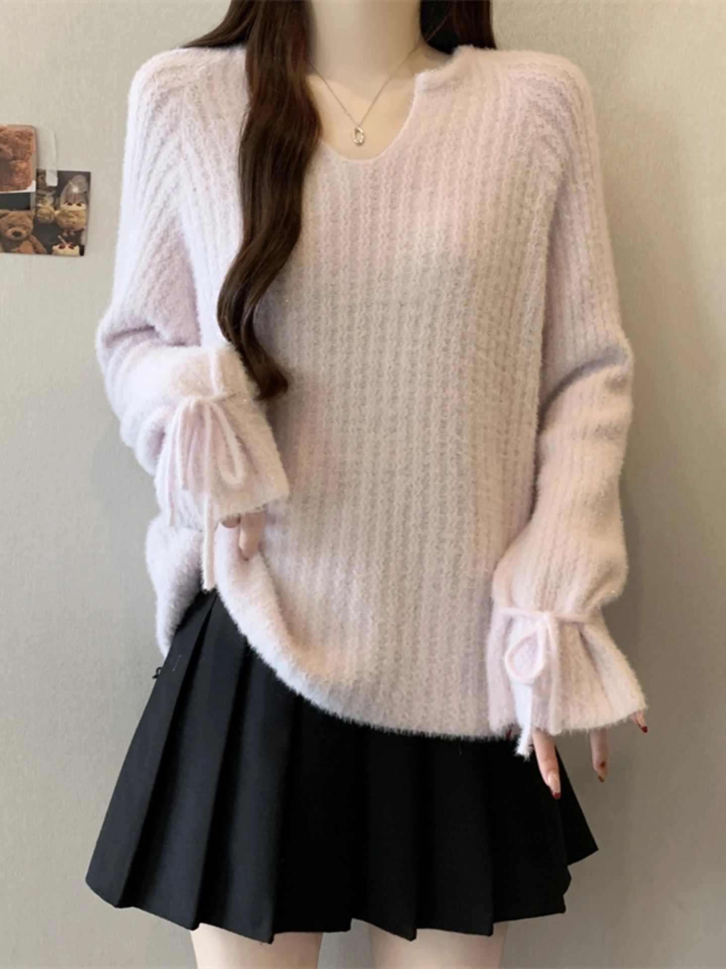 Women's V-Neck Knitted Base Shirt Sweater Slimming Large Size Inner Wear Casual Commute Style Comfortable Soft Korean Fashion
Women's V-Neck Knitted Base Shirt Sweater Slimming Large Size Inner Wear Casual Commute Style Comfortable Soft Korean Fashion