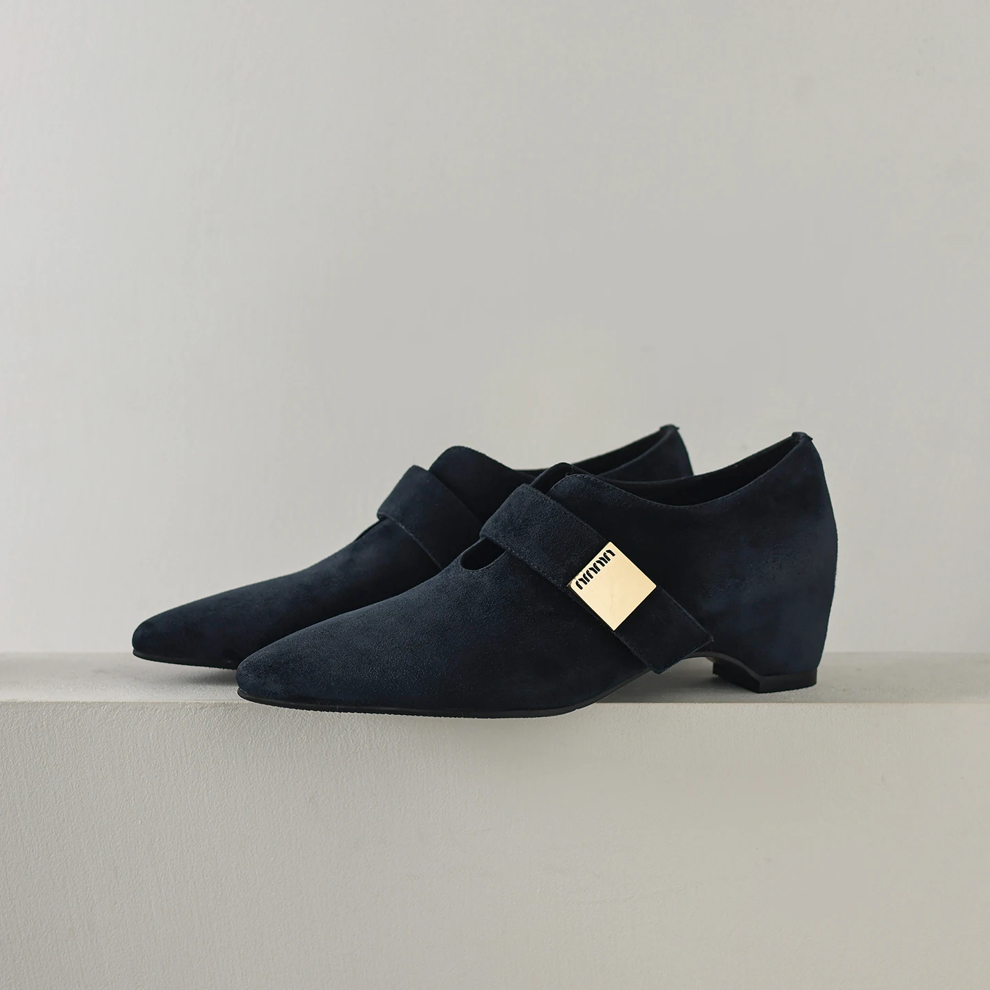 Genuine Leather Sheepskin Suede women's Shoes Retro Mary Jane Shoes,Pointed Toe High Heels,Elegant Women Pumps Work Shoes
Genuine Leather Sheepskin Suede women's Shoes Retro Mary Jane Shoes,Pointed Toe High Heels,Elegant Women Pumps Work Shoes