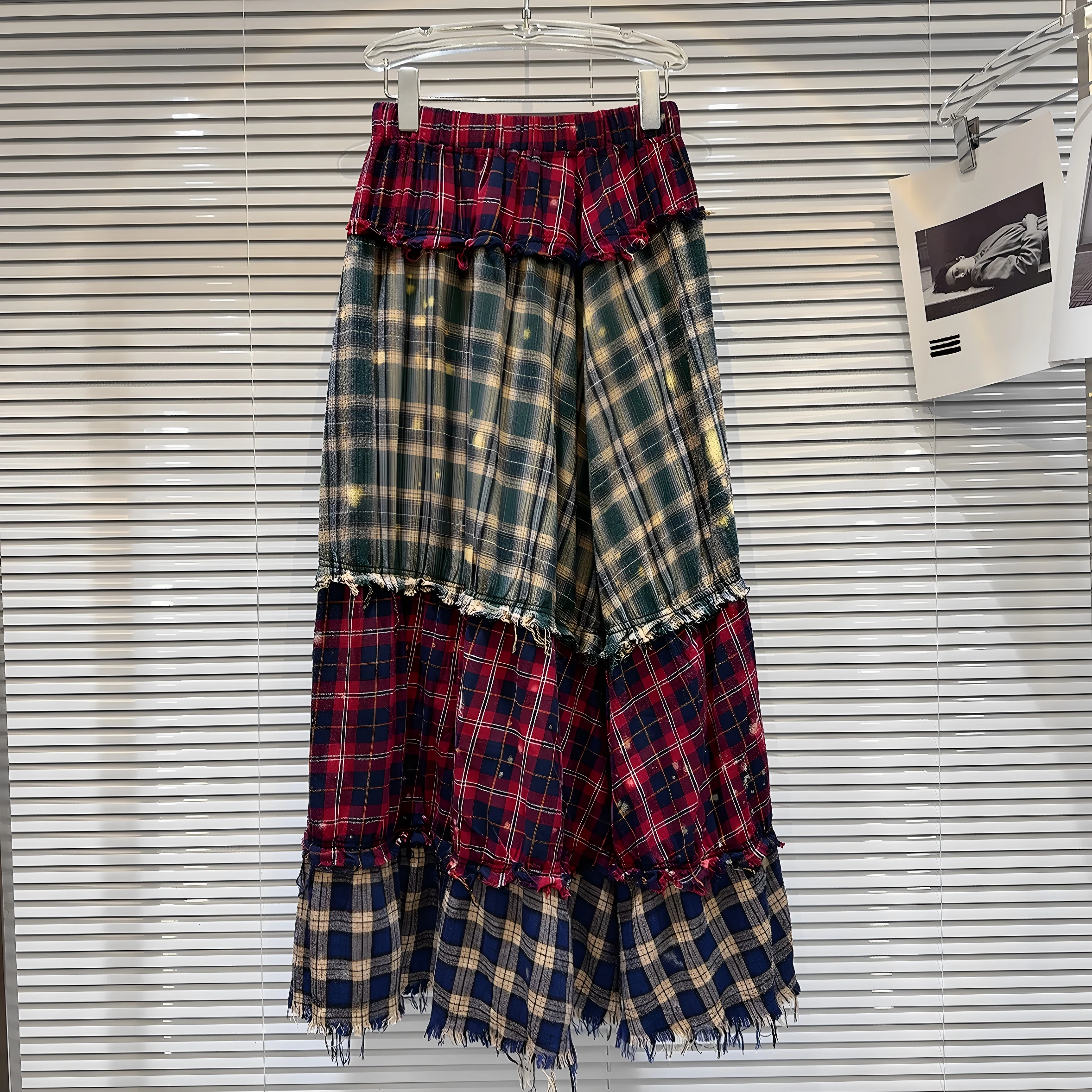 Trendy 2025 Autumn New Ethnic Sle Plaid Design Elastic Waist Midi A-Line Skirt Commute Print Long Skirt for Young Women
Trendy 2025 Autumn New Ethnic Sle Plaid Design Elastic Waist Midi A-Line Skirt Commute Print Long Skirt for Young Women