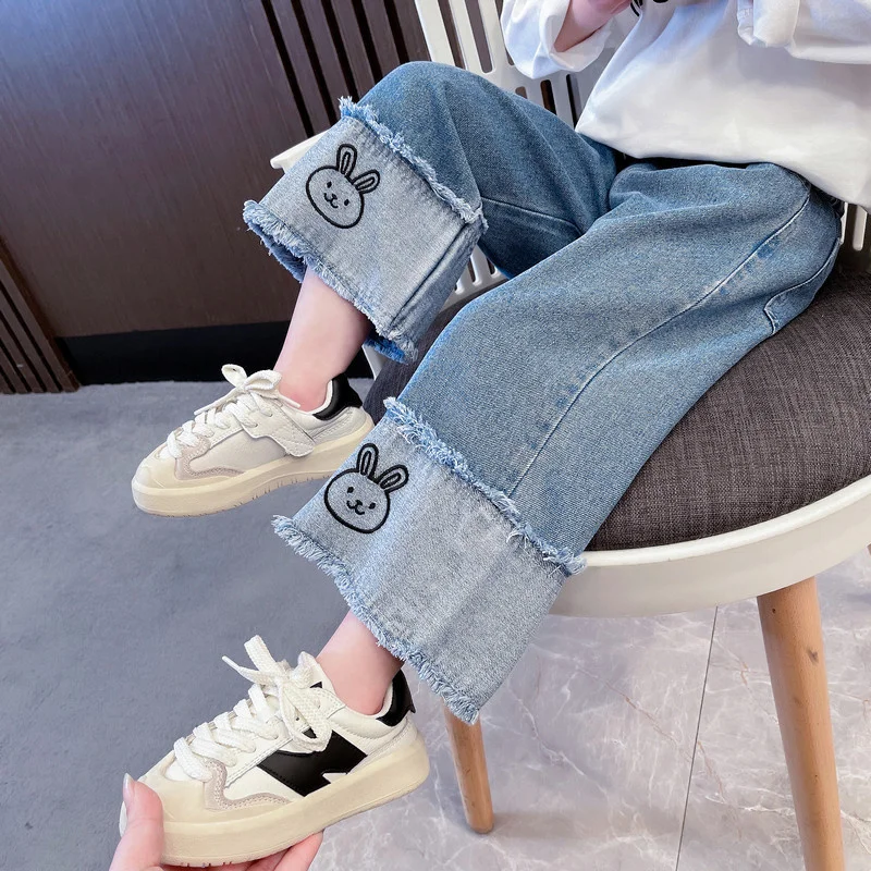 2023 Wide Leg pants New Girl Straight Pants Korean Style Casual Denim Kids Fashion Jeans Spring Autumn Cartoon Jeans
2023 Wide Leg pants New Girl Straight Pants Korean Style Casual Denim Kids Fashion Jeans Spring Autumn Cartoon Jeans
