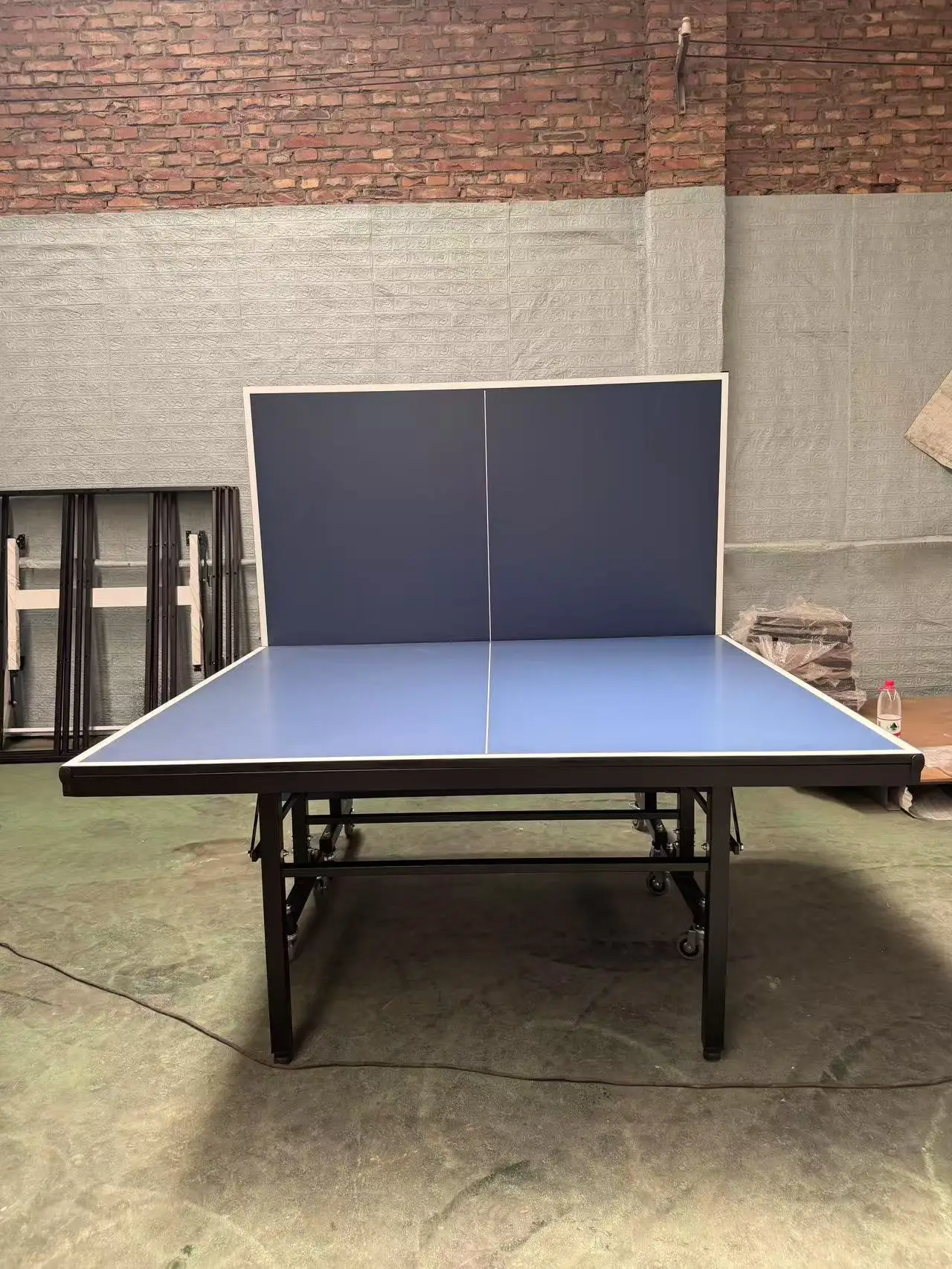 Factory Household 18mm Thickness Portable Foldable Indoor Table Tennis Table Set with Eco-Friendly Metal Frame Balls Net
Factory Household 18mm Thickness Portable Foldable Indoor Table Tennis Table Set with Eco-Friendly Metal Frame Balls Net