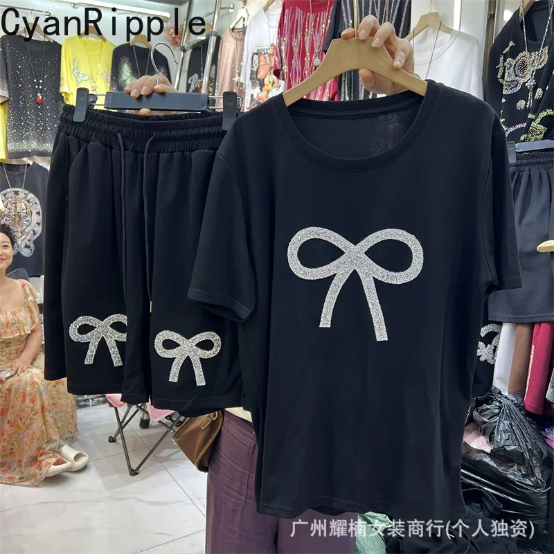 Fashion Summer Women Two-piece Set Shiny Bow Hot Diamonds Short Sleeve T-shirt Top + Elastic Waist Casual Wide Leg Shorts Suits
Fashion Summer Women Two-piece Set Shiny Bow Hot Diamonds Short Sleeve T-shirt Top + Elastic Waist Casual Wide Leg Shorts Suits