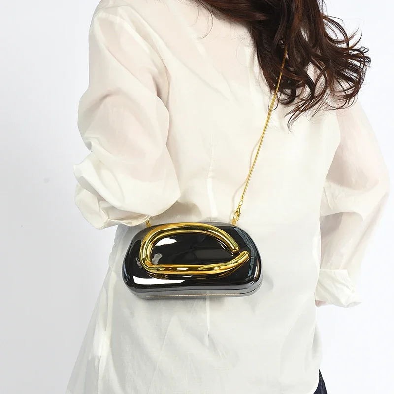 Minimalist Mom's Bag Classic Shoulder Bag For Busy Mom Paris Famous Brand Leather Craft
Minimalist Mom's Bag Classic Shoulder Bag For Busy Mom Paris Famous Brand Leather Craft