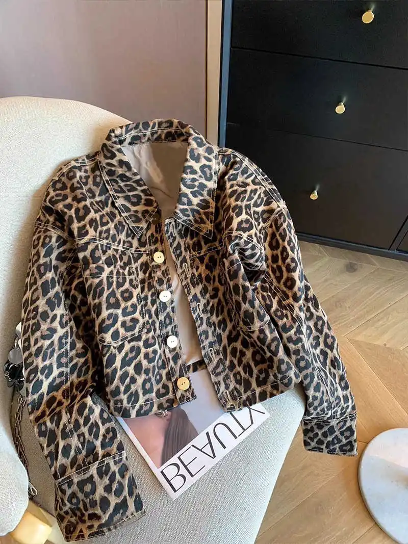 Женская леопардовая осенняя куртка, пальто Harajuku, укороченная куртка с длинными рукавами, винтажная верхняя одежда большого размера 90-х годов, модная одежда 2000-х годов 2025
Женская леопардовая осенняя куртка, пальто Harajuku, укороченная куртка с длинными рукавами, винтажная верхняя одежда большого размера 90-х годов, модная одежда 2000-х годов 2025