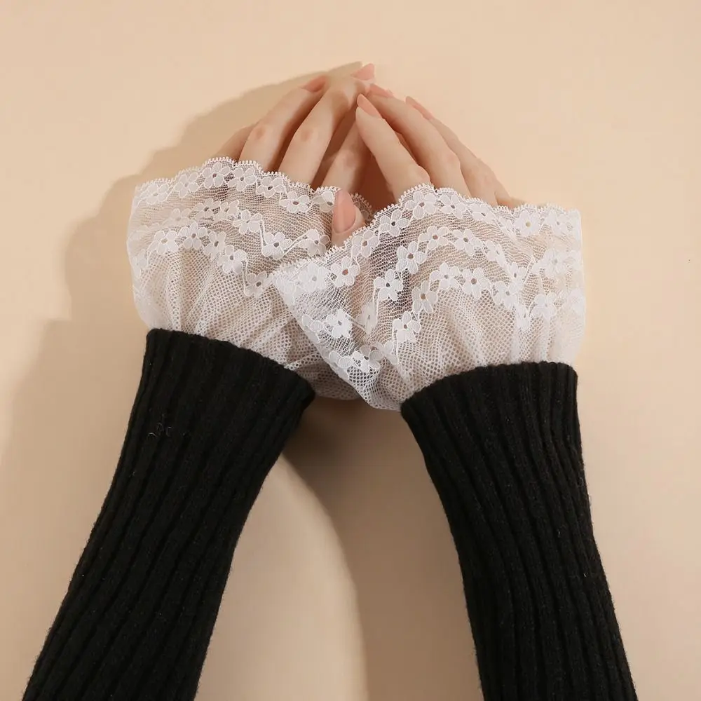 Elegant Lace Ruffled Wrist Fake Sleeves Cuffs Costume Accessory Soft Lace Cuff Comfortable Sweater Cuffs Stage Performance
Elegant Lace Ruffled Wrist Fake Sleeves Cuffs Costume Accessory Soft Lace Cuff Comfortable Sweater Cuffs Stage Performance