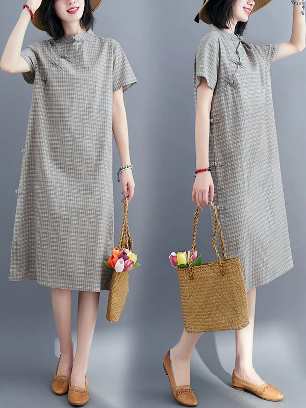 Весенне-летнее платье в стиле Mommy Style, обновленное, в клетку, из хлопка и льна, большого размера, с воротником-стойкой, на пуговицах, свободное, льняное, миди, с юбкой.
Весенне-летнее платье в стиле Mommy Style, обновленное, в клетку, из хлопка и льна, большого размера, с воротником-стойкой, на пуговицах, свободное, льняное, миди, с юбкой.