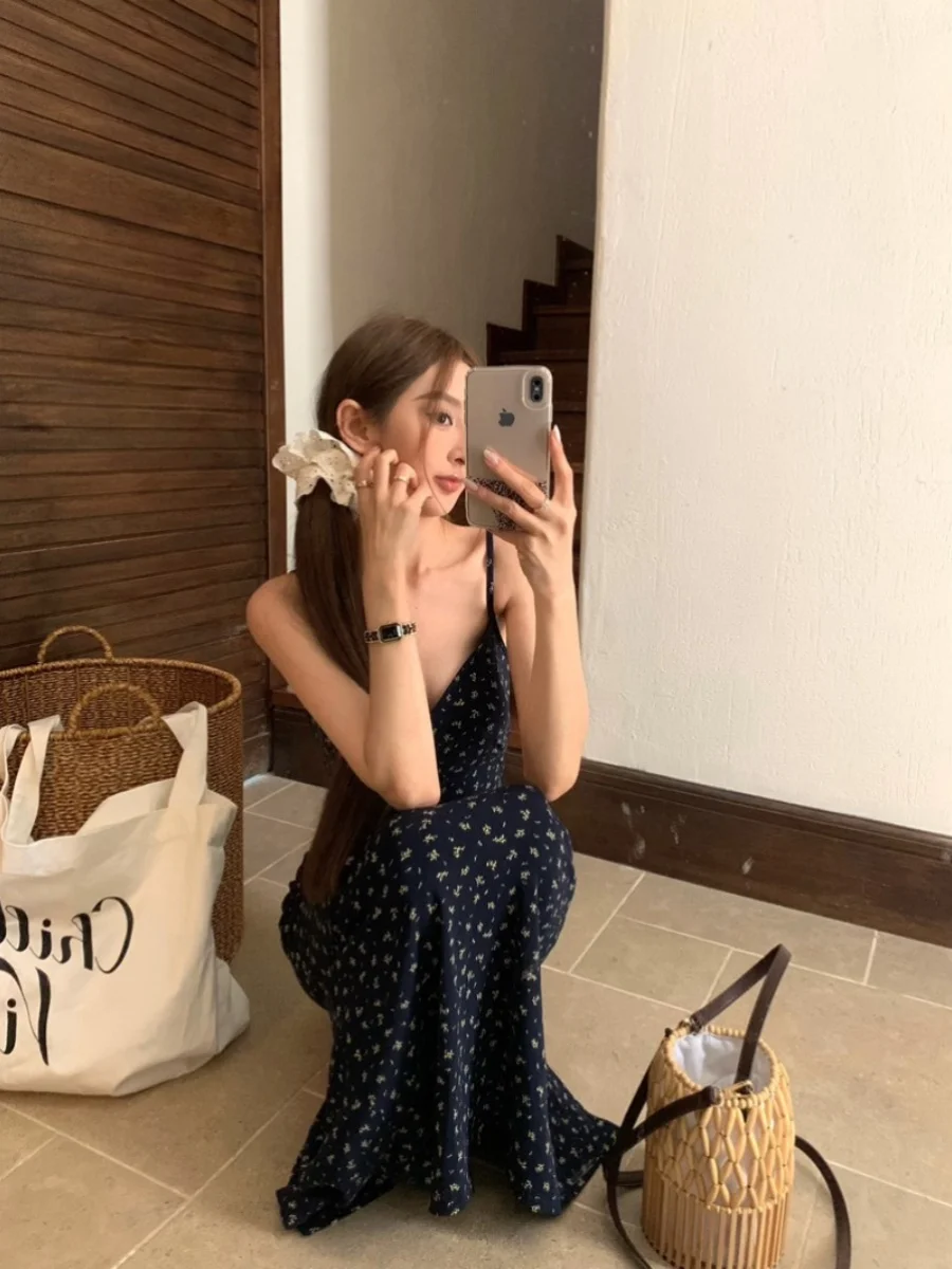 Hong Kong Sle Retro Sexy Floral Print ter Dr Ele Faionable for Women in Their Late Twenties And Early Thirties
Hong Kong Sle Retro Sexy Floral Print ter Dr Ele Faionable for Women in Their Late Twenties And Early Thirties