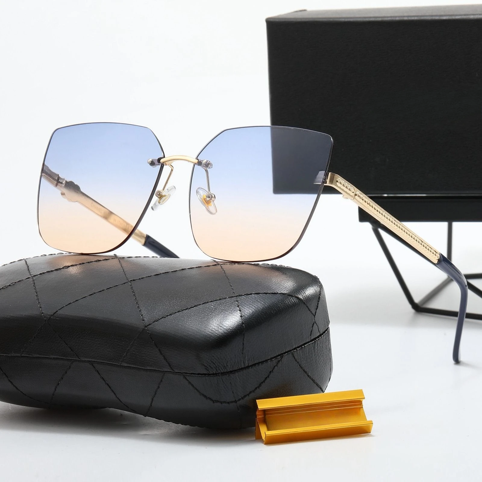 Branded Discounted Stylish Sunglasses UV400 Windproof Sunglasses Durable Frames Casual Outdoor Sports Glasses Hiking Glasses
Branded Discounted Stylish Sunglasses UV400 Windproof Sunglasses Durable Frames Casual Outdoor Sports Glasses Hiking Glasses