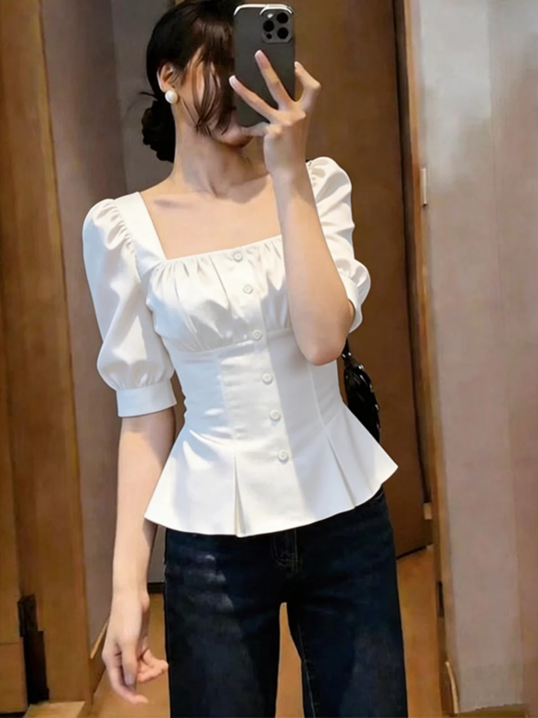 Women's Gentle Breeze Bubble Sleeve Shirt Short Sleeve Waist-Cinching Unique T-Shirt Beautifully Designed Top for Summer 2026
Women's Gentle Breeze Bubble Sleeve Shirt Short Sleeve Waist-Cinching Unique T-Shirt Beautifully Designed Top for Summer 2026