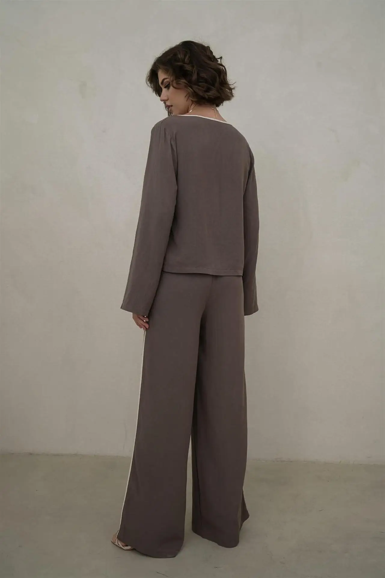 2023 Drawstring Wide-leg Pants Two-piece Autumn/winter Striped Long Sleeve Cardigan Long Sleeve High Waist Casual Pants Set
2023 Drawstring Wide-leg Pants Two-piece Autumn/winter Striped Long Sleeve Cardigan Long Sleeve High Waist Casual Pants Set