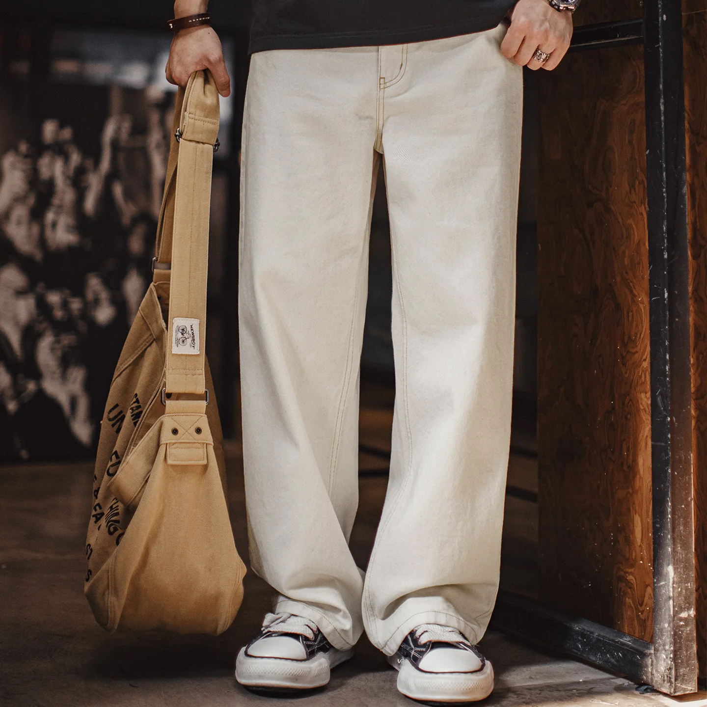 Мужские винтажные джинсы Maden из плотного хлопка, прямого кроя, белые, с эффектом потертости, 100% хлопок, повседневные брюки CleanFit на молнии для весны и осени
Мужские винтажные джинсы Maden из плотного хлопка, прямого кроя, белые, с эффектом потертости, 100% хлопок, повседневные брюки CleanFit на молнии для весны и осени