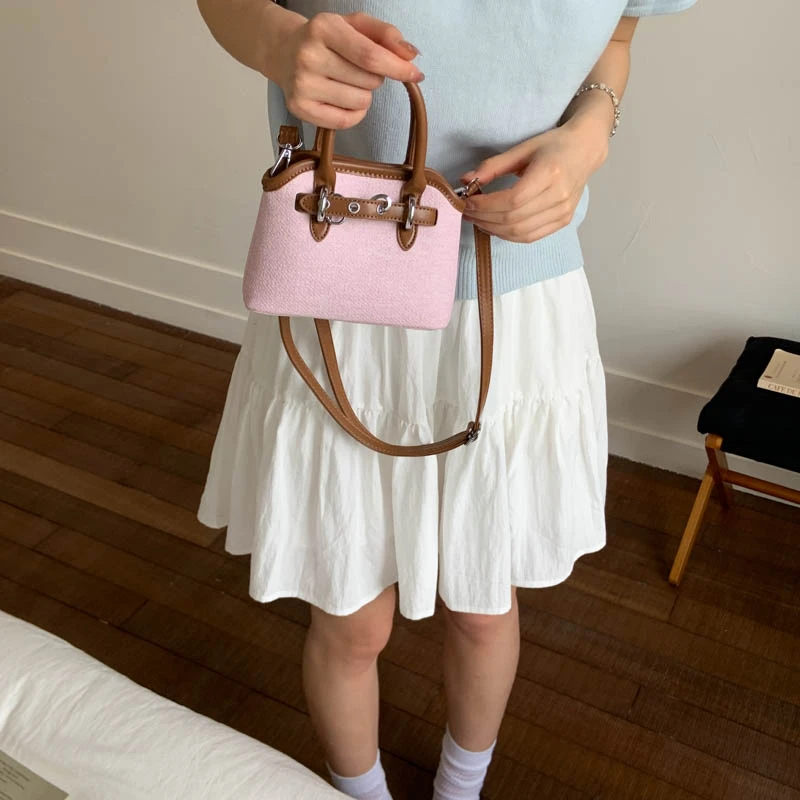 Ins Fashionable Hand-Hand Shell Bag 2025 New Summer Dopamine Color-Pair Shoulder Bag High-end Crossbody Bag Bag
Ins Fashionable Hand-Hand Shell Bag 2025 New Summer Dopamine Color-Pair Shoulder Bag High-end Crossbody Bag Bag