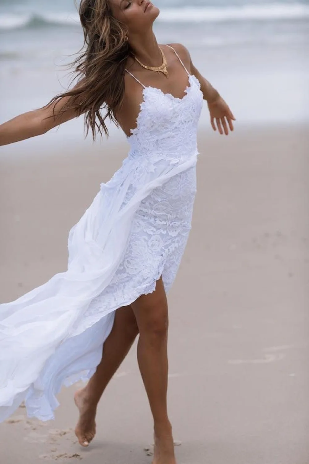 New V Neck Lace Sleeveless With Chiffon Float Mermaid Beach Bride Modern Custom Split Maxi Robe Wedding Dresses For Women
New V Neck Lace Sleeveless With Chiffon Float Mermaid Beach Bride Modern Custom Split Maxi Robe Wedding Dresses For Women