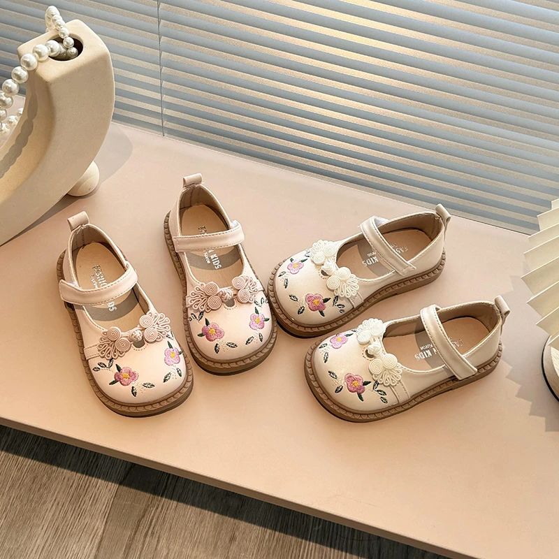 Кожаная обувь для девочек с вышитым бантом, противоскользящая мягкая подошва с круглым носком, осенняя повседневная кожаная обувь из искусственной кожи, весенние детские сандалии
Кожаная обувь для девочек с вышитым бантом, противоскользящая мягкая подошва с круглым носком, осенняя повседневная кожаная обувь из искусственной кожи, весенние детские сандалии