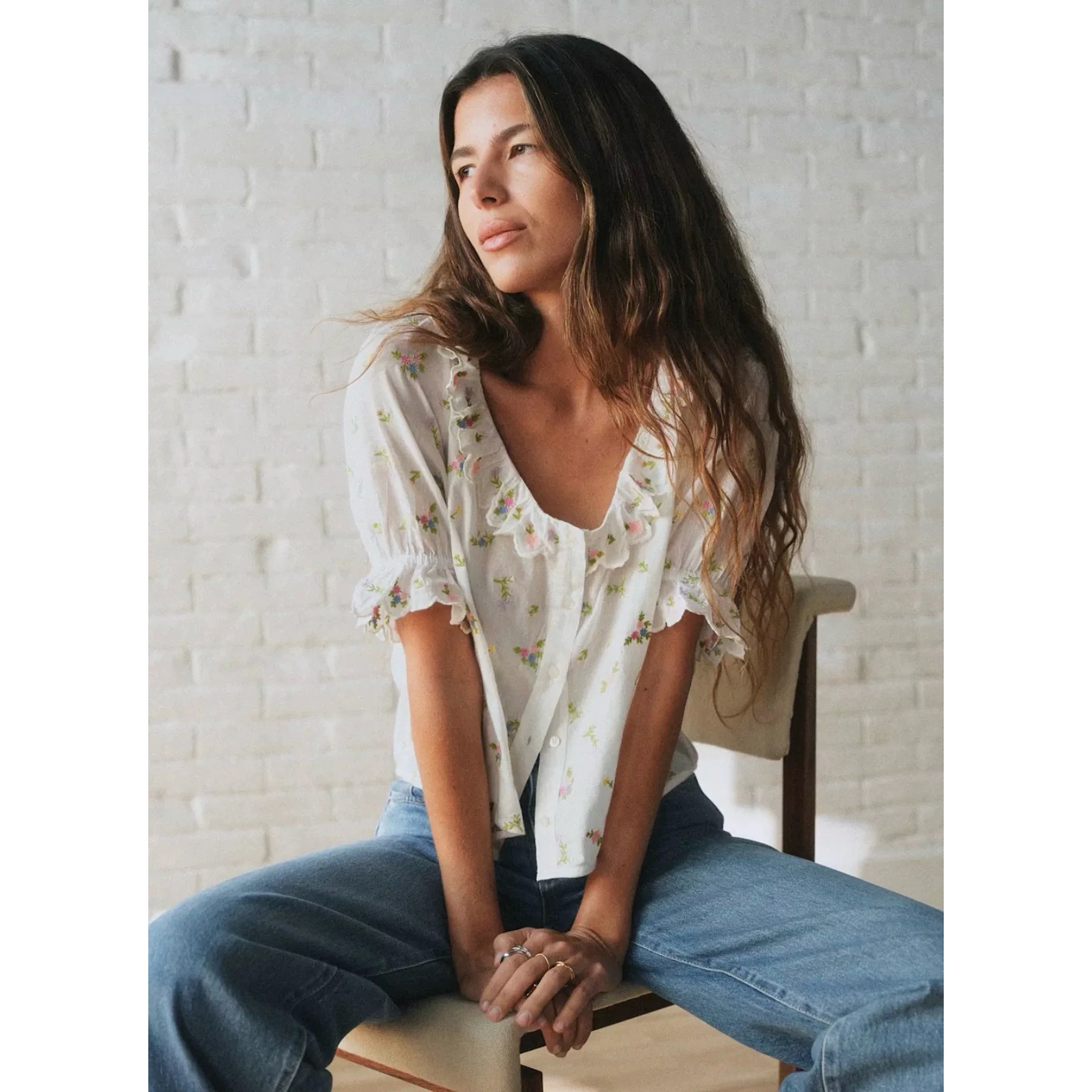 Style Paris Seza Sweet round Neck Embroidered Shirt Cotton Bubble Sleeve Short Length Floral Pattern Button Closure Wom...
Style Paris Seza Sweet round Neck Embroidered Shirt Cotton Bubble Sleeve Short Length Floral Pattern Button Closure Wom...