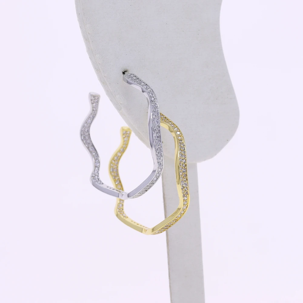 New Trendy 35mm Shiny Water Wave Cubic Zirconia Hoop Earrings for Women 18K Gold Silver Color Fashion Jewelry Sets for Party
New Trendy 35mm Shiny Water Wave Cubic Zirconia Hoop Earrings for Women 18K Gold Silver Color Fashion Jewelry Sets for Party