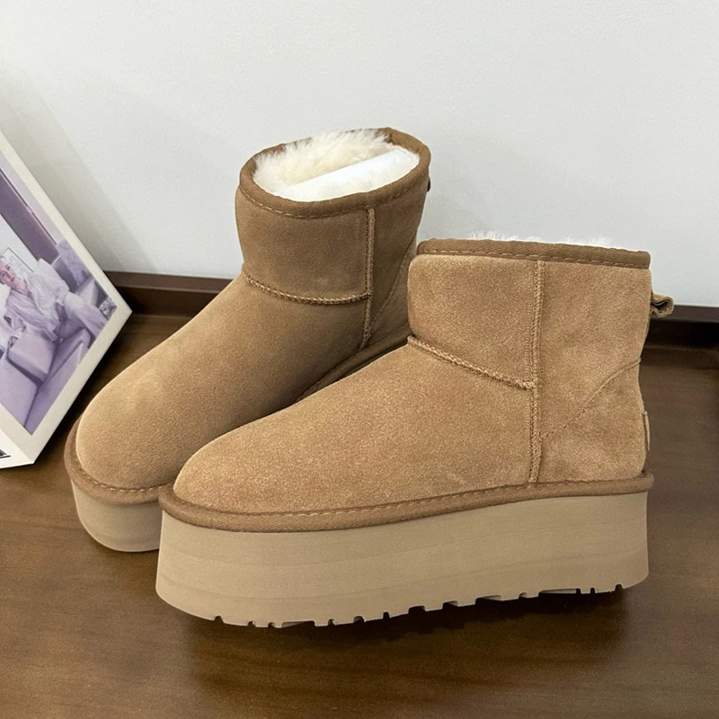 Classic Ultra Mini Platform 2025 Winter New Fashionable Versatile Leather Fur Integrated Wool Warm Snow Boots for Women
Classic Ultra Mini Platform 2025 Winter New Fashionable Versatile Leather Fur Integrated Wool Warm Snow Boots for Women