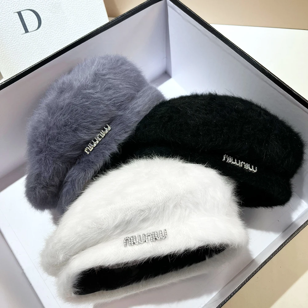 2024 New rhinestone letter miumiu shiny rabbit hair beret for women's winter warm outdoor black white hat
2024 New rhinestone letter miumiu shiny rabbit hair beret for women's winter warm outdoor black white hat