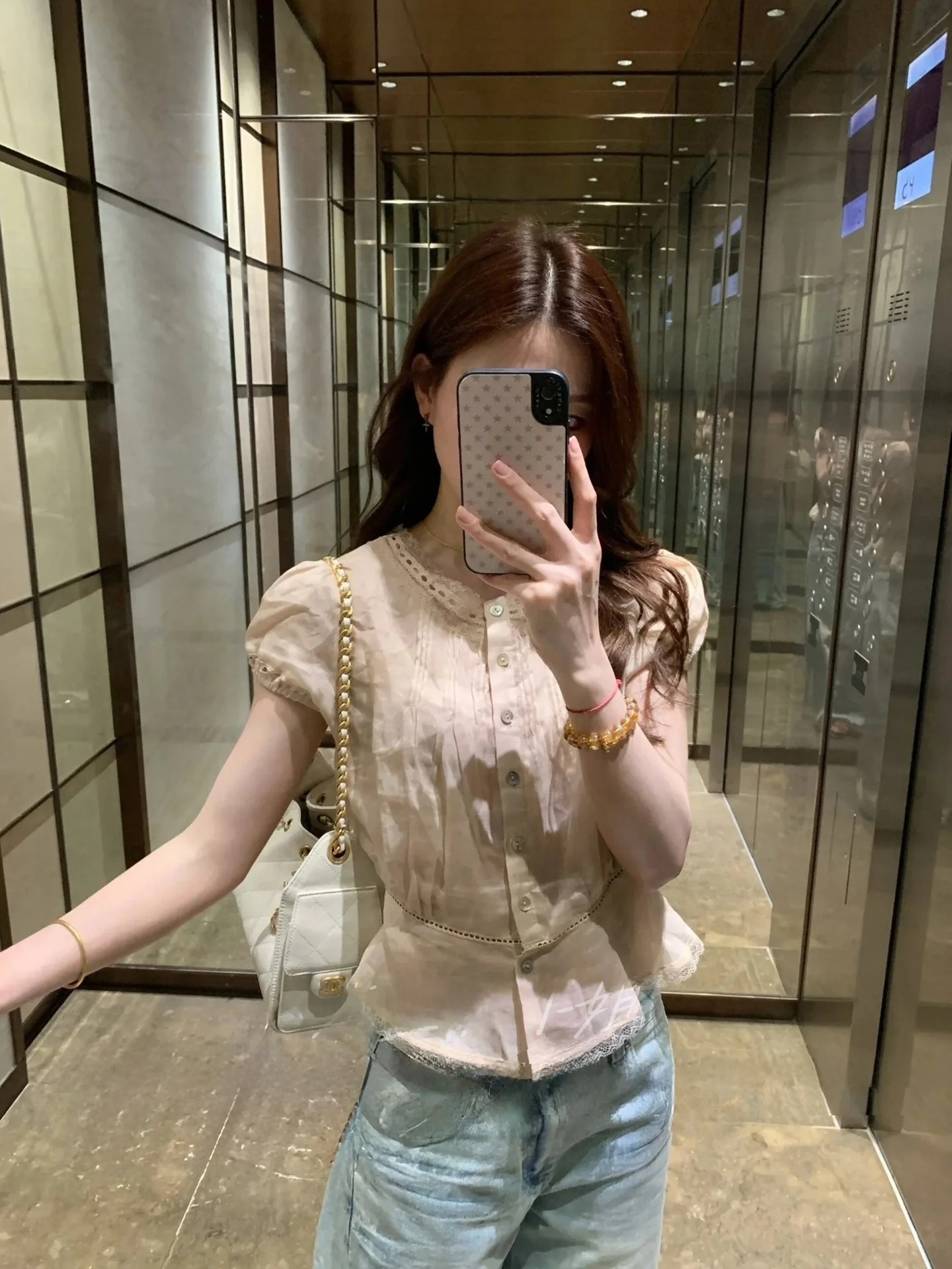 Slimming Fitted Women's Shirt Lace Patchwork Bubble Sleeve Chiffon Top French Style round Neck Short Sleeve Button Closure
Slimming Fitted Women's Shirt Lace Patchwork Bubble Sleeve Chiffon Top French Style round Neck Short Sleeve Button Closure