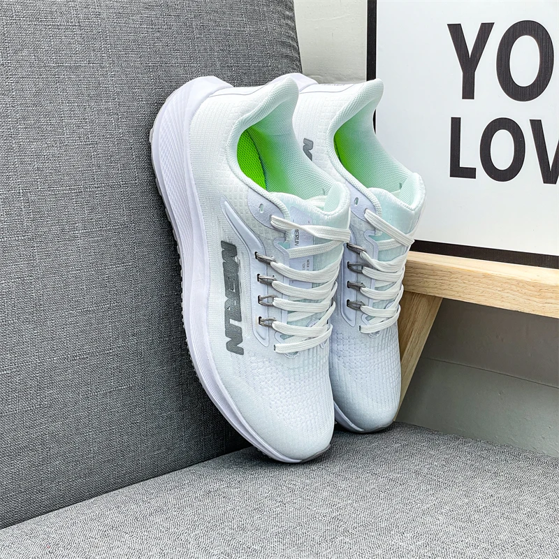 High-elasticity air-cushioned shock-absorbing sports shoes Lightweight and versatile running shoes for men and women
High-elasticity air-cushioned shock-absorbing sports shoes Lightweight and versatile running shoes for men and women