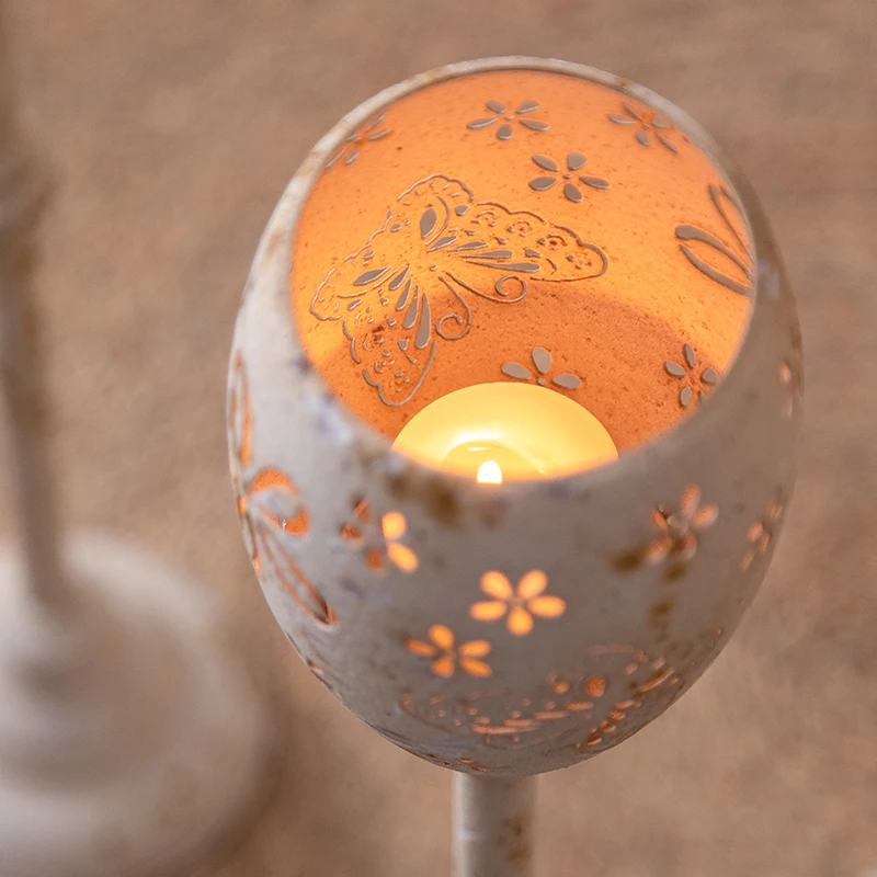 Whitewashed Christmas Iron Candle Stand Outdoor Pillar Lantern for Porch Tabletop Farmhouse Holiday Decoration Candle Holder
Whitewashed Christmas Iron Candle Stand Outdoor Pillar Lantern for Porch Tabletop Farmhouse Holiday Decoration Candle Holder