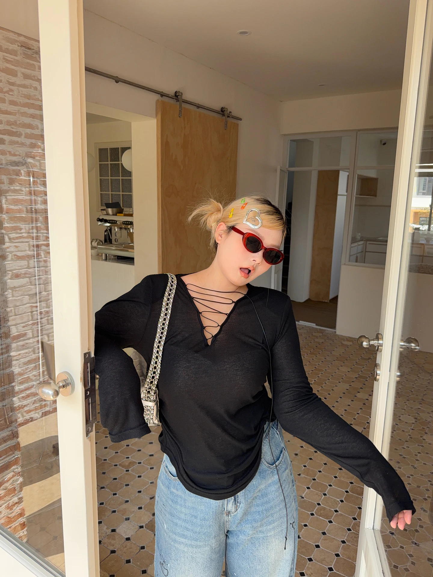 AZHOUSDAY Casual Style Long Sleeve V-Neck Drawstring T-Shirt Women's plus Size UV Protection Black Top Fashion Sensation
AZHOUSDAY Casual Style Long Sleeve V-Neck Drawstring T-Shirt Women's plus Size UV Protection Black Top Fashion Sensation