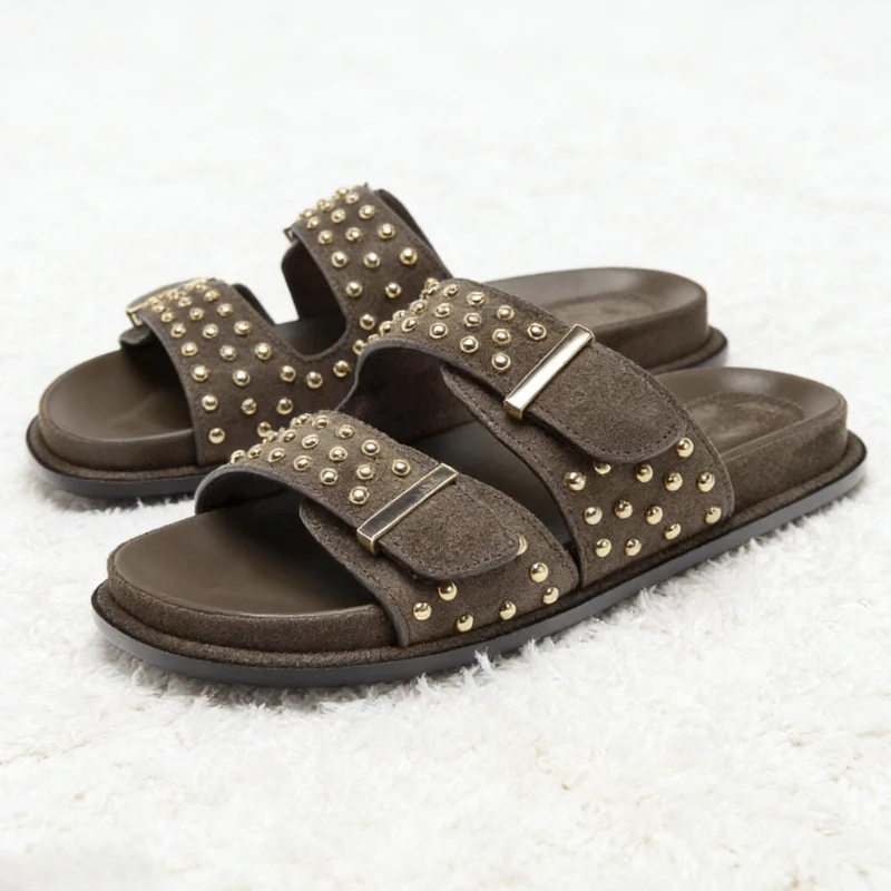 Designer Suede Belt Buckle Flat Sandals Women Fashion Rivet Street Style Soft Bottom Slippers Ladies Comfort Non Slip Beach Shoe
Designer Suede Belt Buckle Flat Sandals Women Fashion Rivet Street Style Soft Bottom Slippers Ladies Comfort Non Slip Beach Shoe