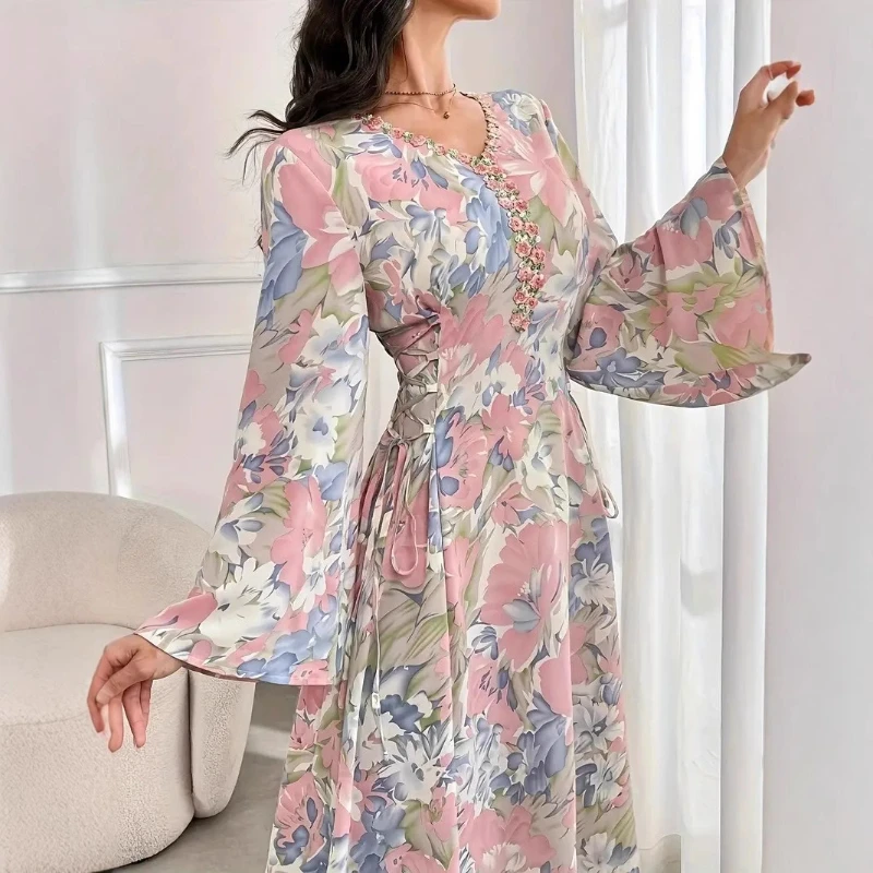 Muslim Middle East Print Dress 2025 Spring and Autumn Fashion Slim Women's Flared Sleeve Dress
Muslim Middle East Print Dress 2025 Spring and Autumn Fashion Slim Women's Flared Sleeve Dress