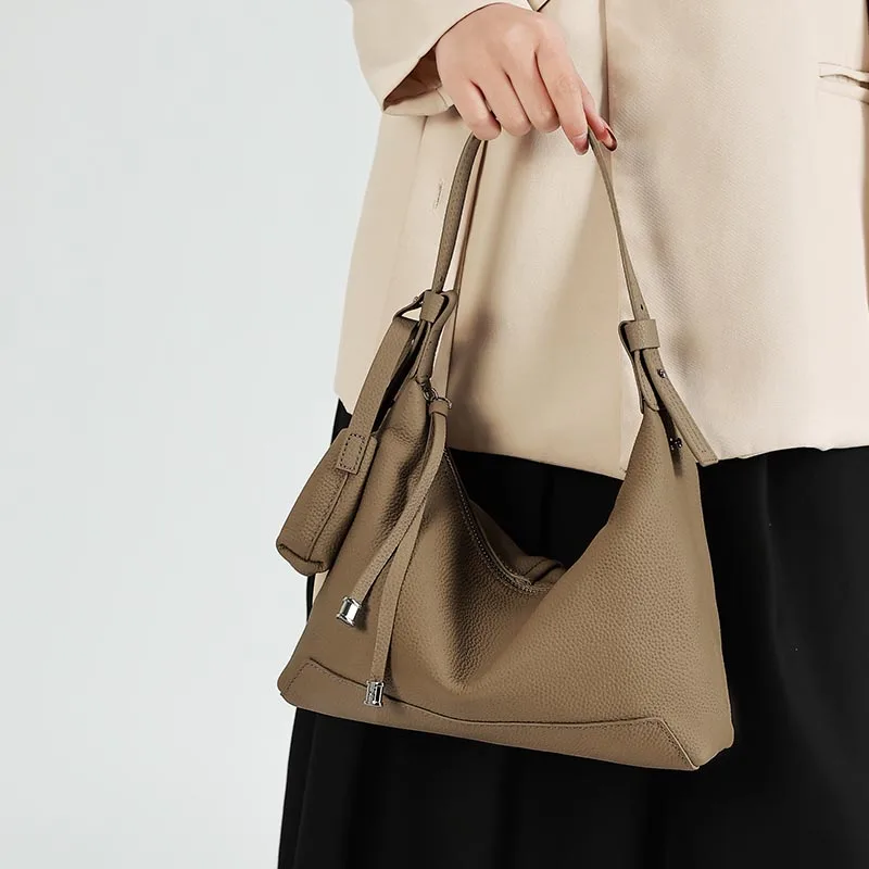 Women's Cowhide Genuine Leather Shoulder Bag Female Natural Cow Leather Fashion Luxury Designer Handbags Ladies Commuting Bags
Women's Cowhide Genuine Leather Shoulder Bag Female Natural Cow Leather Fashion Luxury Designer Handbags Ladies Commuting Bags