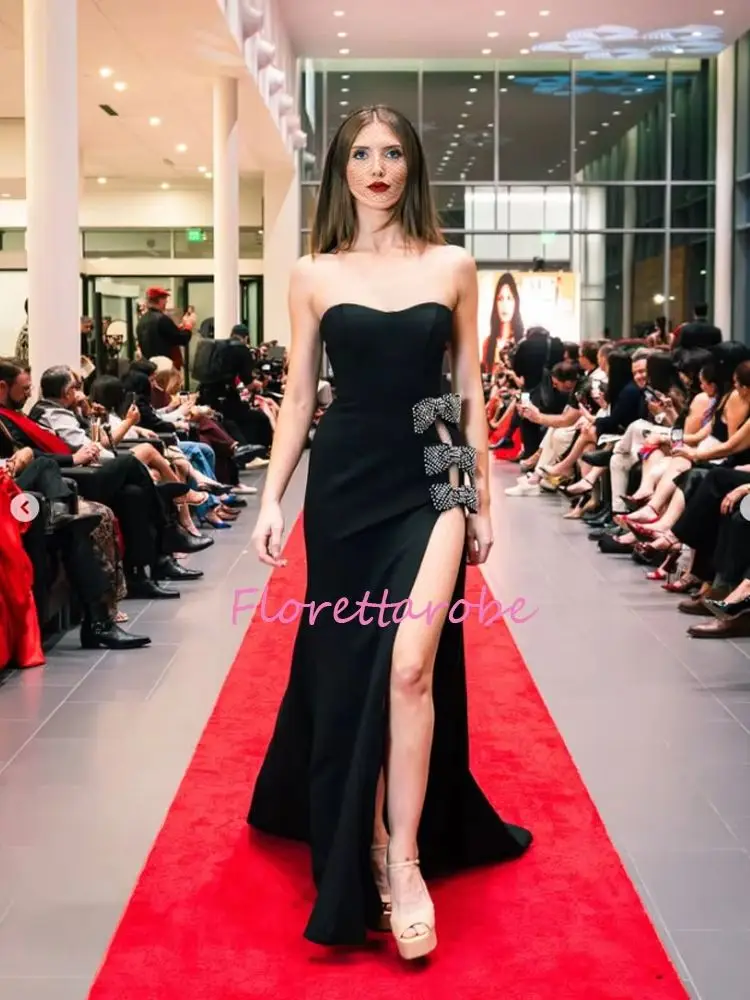 Black Backless Evening Dresses Floor-Length Sleeveless Prom Dress Beading Bow Side Slit robes de soirée Strapless Customized
Black Backless Evening Dresses Floor-Length Sleeveless Prom Dress Beading Bow Side Slit robes de soirée Strapless Customized