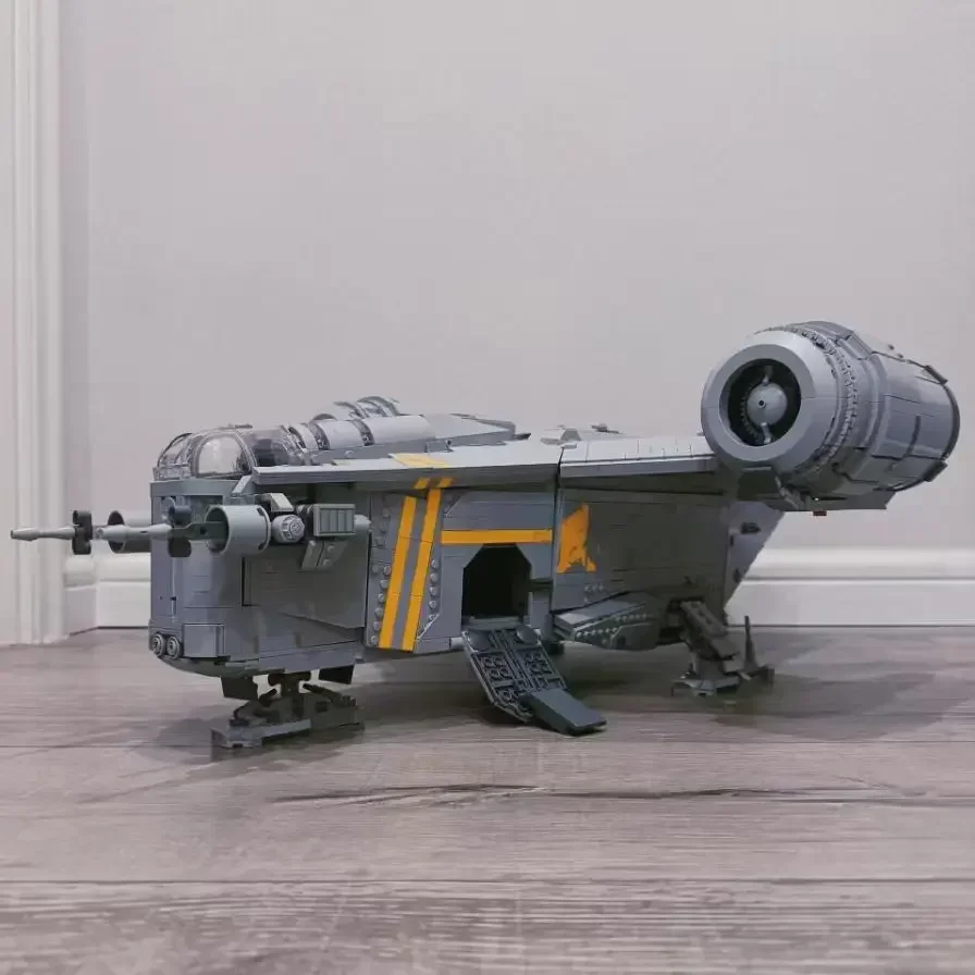 Moc Innovative Star Wars The Razor Crest Spaceship Model 6187pcs UCS Children Party Favors Christmas Party Gifts
Moc Innovative Star Wars The Razor Crest Spaceship Model 6187pcs UCS Children Party Favors Christmas Party Gifts