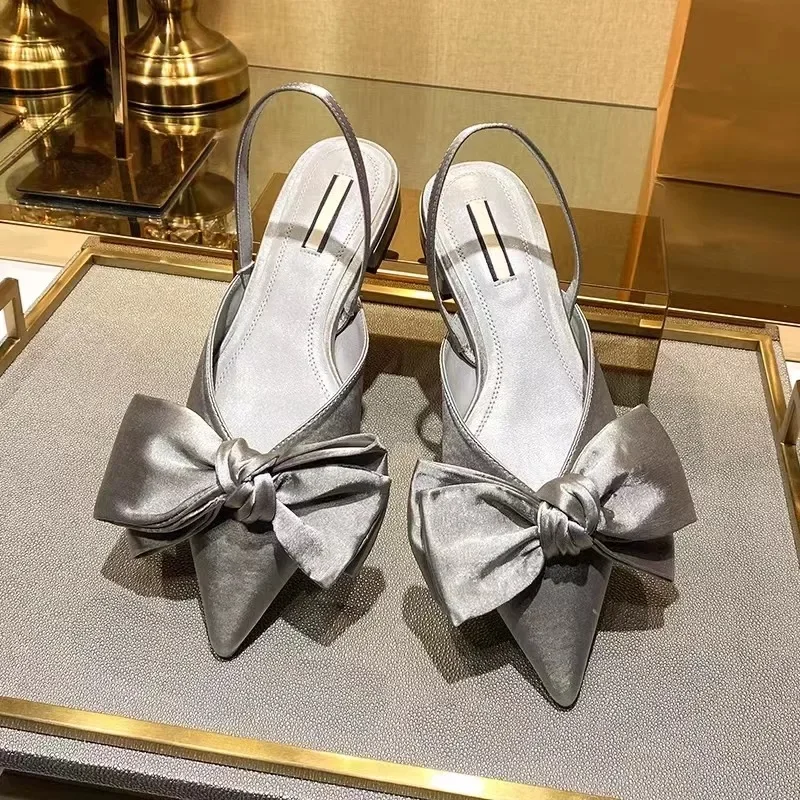 Fashionable Flat Women's Sandals 2024 Spring and Summer New Outdoor Versatile Pointed Toe Low Heel Elegant Silver Women's Shoes
Fashionable Flat Women's Sandals 2024 Spring and Summer New Outdoor Versatile Pointed Toe Low Heel Elegant Silver Women's Shoes