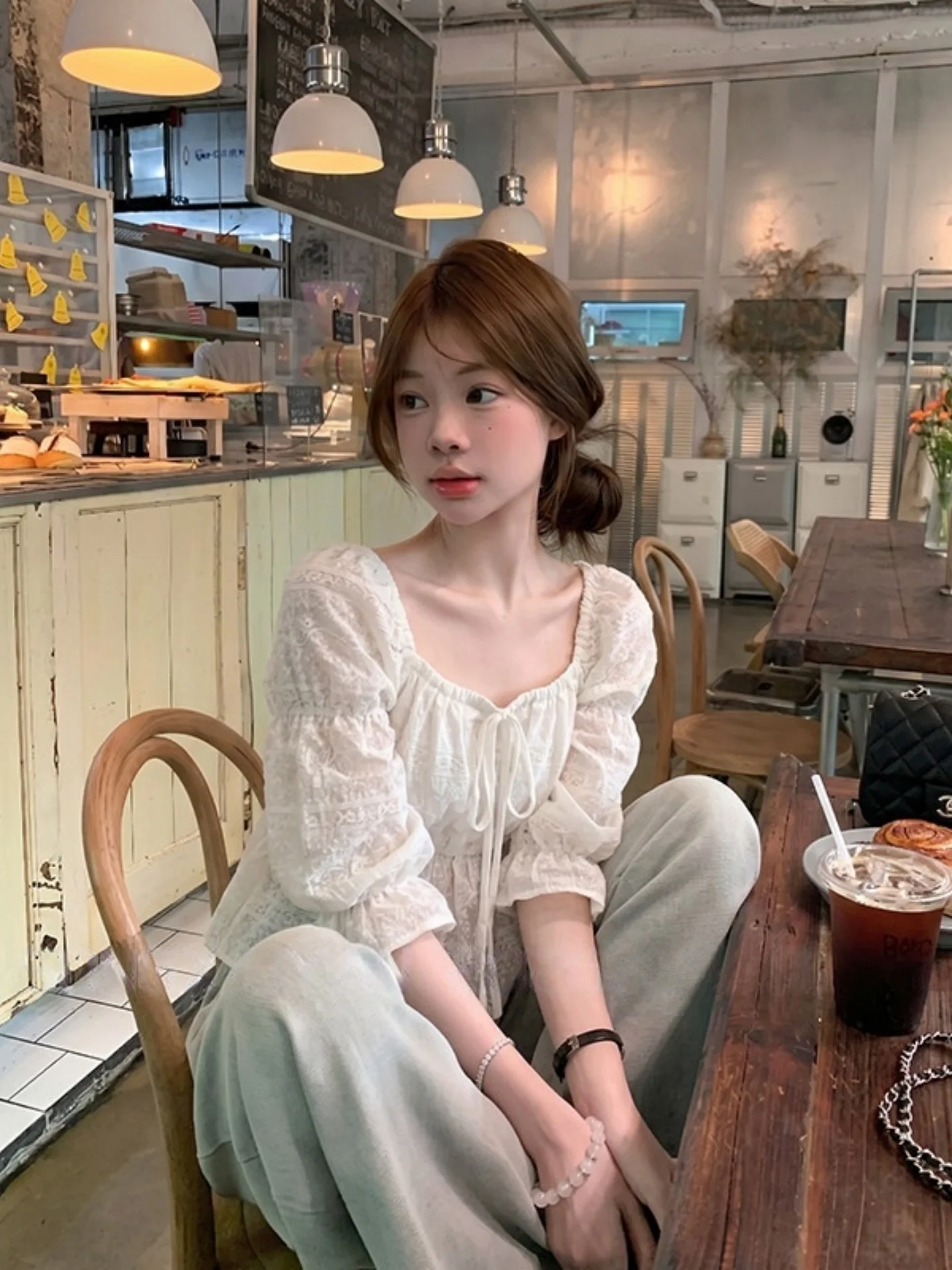 French Style Loose Fit Bubble Sleeve Shirt Women's Summer Slimming Age-Defying Design Beautiful Half Sleeve Top Square Collar
French Style Loose Fit Bubble Sleeve Shirt Women's Summer Slimming Age-Defying Design Beautiful Half Sleeve Top Square Collar