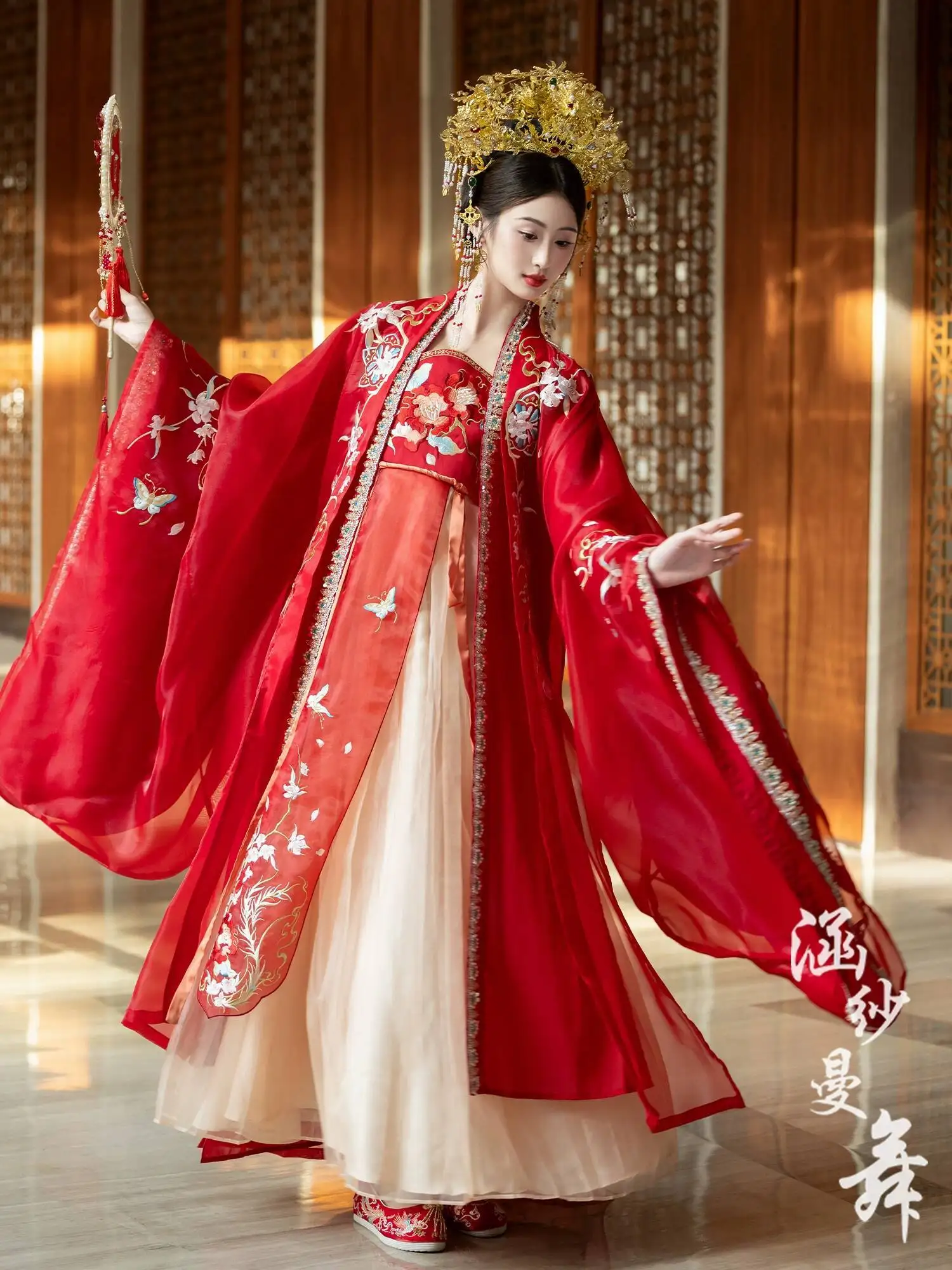 Tang-style Hanfu Wedding Dress 2026 New Model Embroidered Hezi Skirt Hanfu Bride's Wedding Gown With Phoenix Crown And Veil,
Tang-style Hanfu Wedding Dress 2026 New Model Embroidered Hezi Skirt Hanfu Bride's Wedding Gown With Phoenix Crown And Veil,