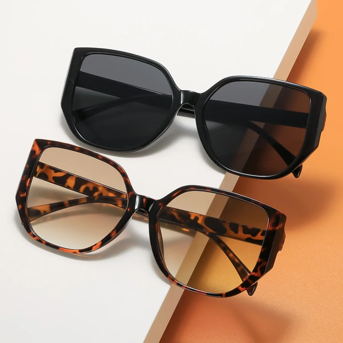 oversized square sunglasses for women uv400 protection leopard print black frame trendy lightweight fashion glasses
oversized square sunglasses for women uv400 protection leopard print black frame trendy lightweight fashion glasses