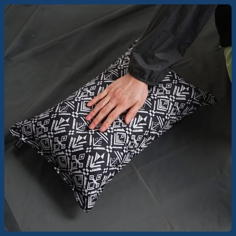 Автоматическая надувная подушка, уличная туристическая палатка для кемпинга, офисная подушка для обеденного перерыва, портативная автомобильная подушка для самолета
Автоматическая надувная подушка, уличная туристическая палатка для кемпинга, офисная подушка для обеденного перерыва, портативная автомобильная подушка для самолета