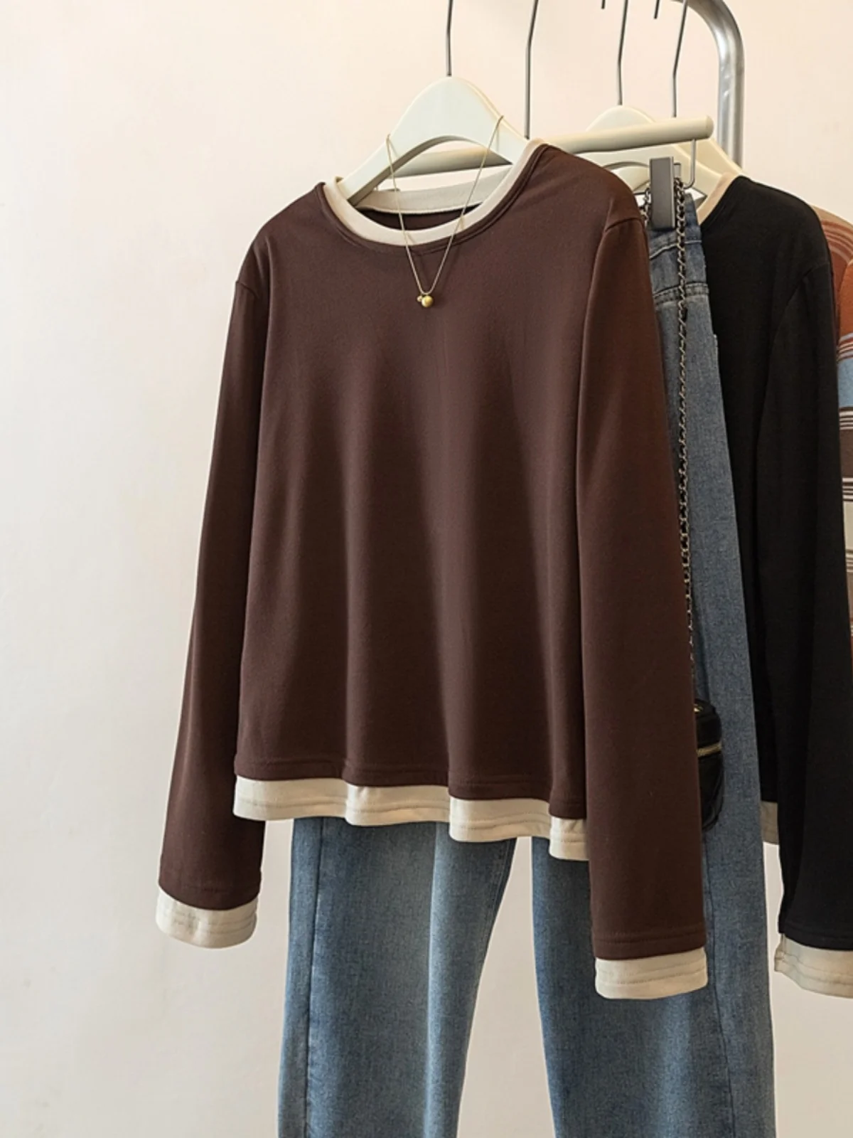 plus Size Anti-Aging Long Sleeve T-Shirt Spring New round Neck Base Shirt Slimming Belly Covering Unique Top Women's Fashion
plus Size Anti-Aging Long Sleeve T-Shirt Spring New round Neck Base Shirt Slimming Belly Covering Unique Top Women's Fashion