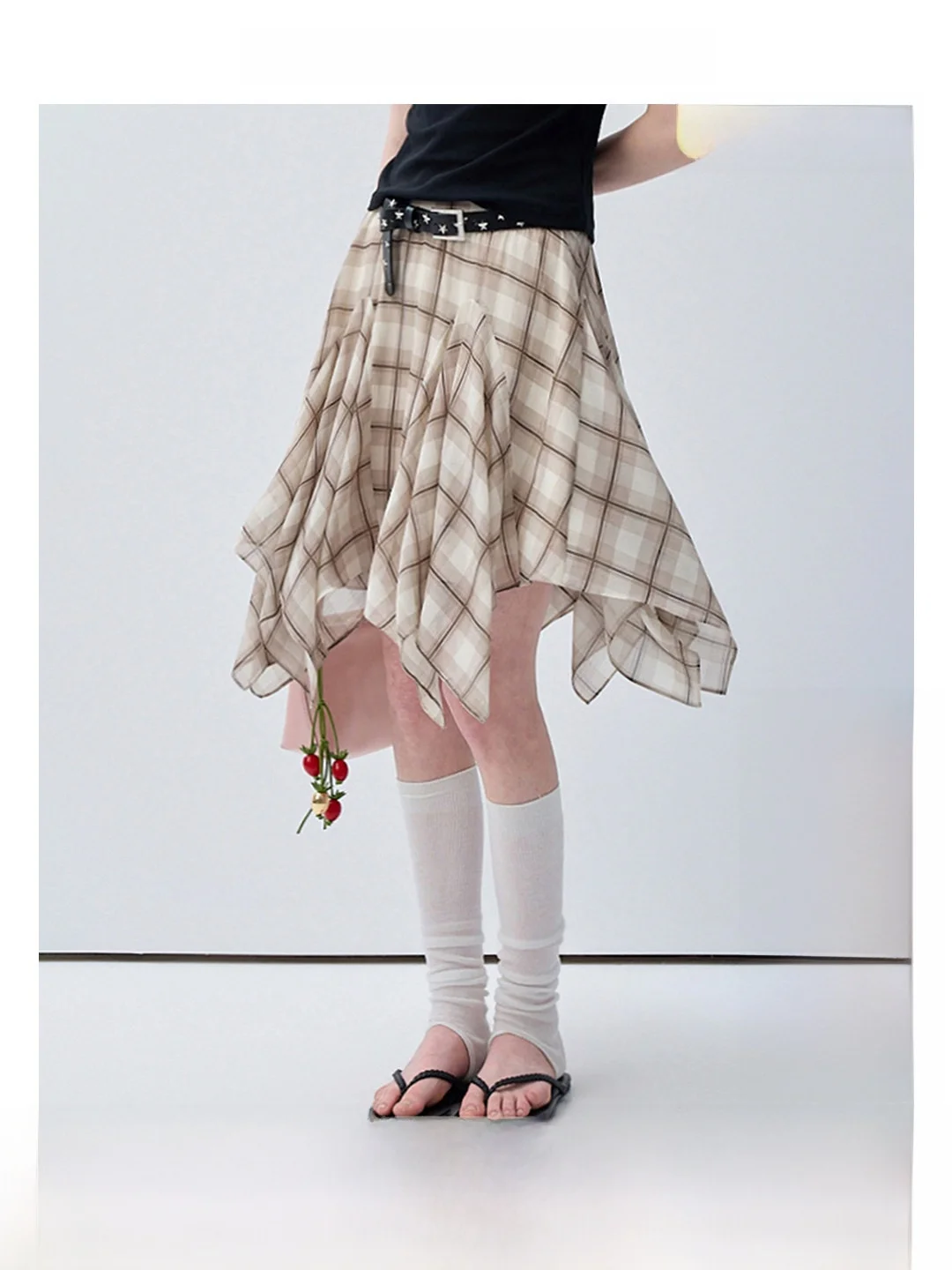VEGA CHANG Retro Plaid Asymmetrical Skirt Conceal Meat Slimming Design Commute Fashion High Waist Loose Fit Summer New Arrival
VEGA CHANG Retro Plaid Asymmetrical Skirt Conceal Meat Slimming Design Commute Fashion High Waist Loose Fit Summer New Arrival