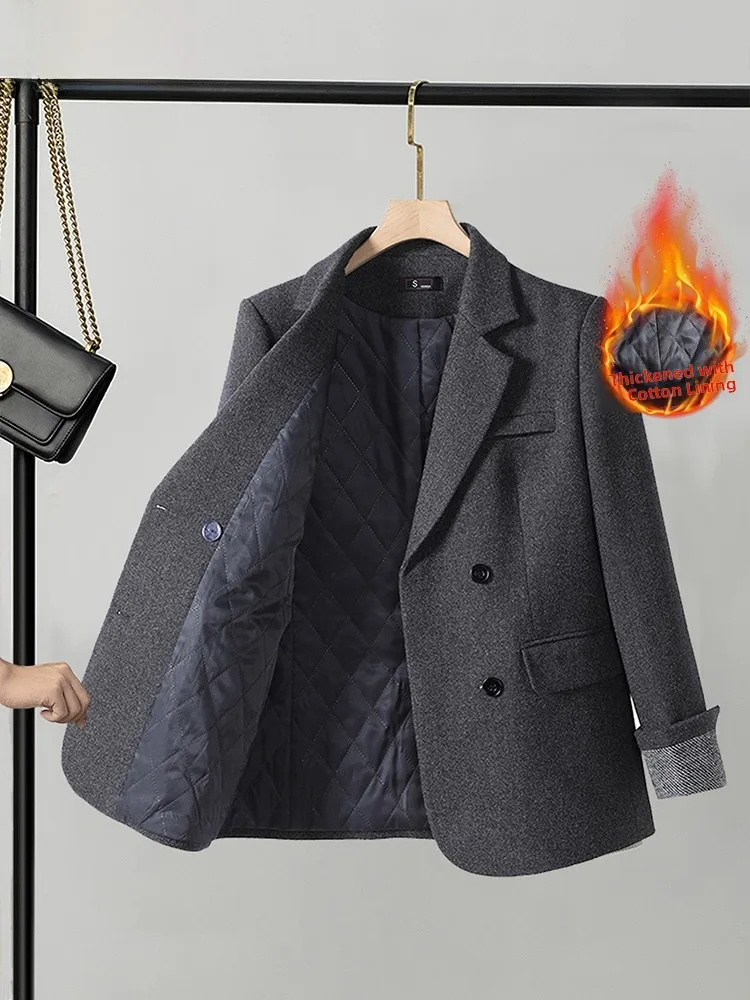 Gray Woolen Suit Jacket Women's High-End Feel 2026 New Autumn Winter Thickened Cotton Casual Ladies' Western Style Top
Gray Woolen Suit Jacket Women's High-End Feel 2026 New Autumn Winter Thickened Cotton Casual Ladies' Western Style Top