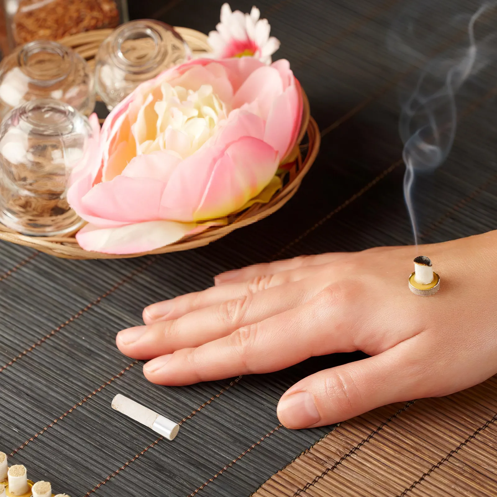 200Pcs Chinese Moxa Sticks Decorative Moxibustion Rolls Fireproof Tin Foil Herb Heating Sticks Home Travel Camping Moxibustion
200Pcs Chinese Moxa Sticks Decorative Moxibustion Rolls Fireproof Tin Foil Herb Heating Sticks Home Travel Camping Moxibustion