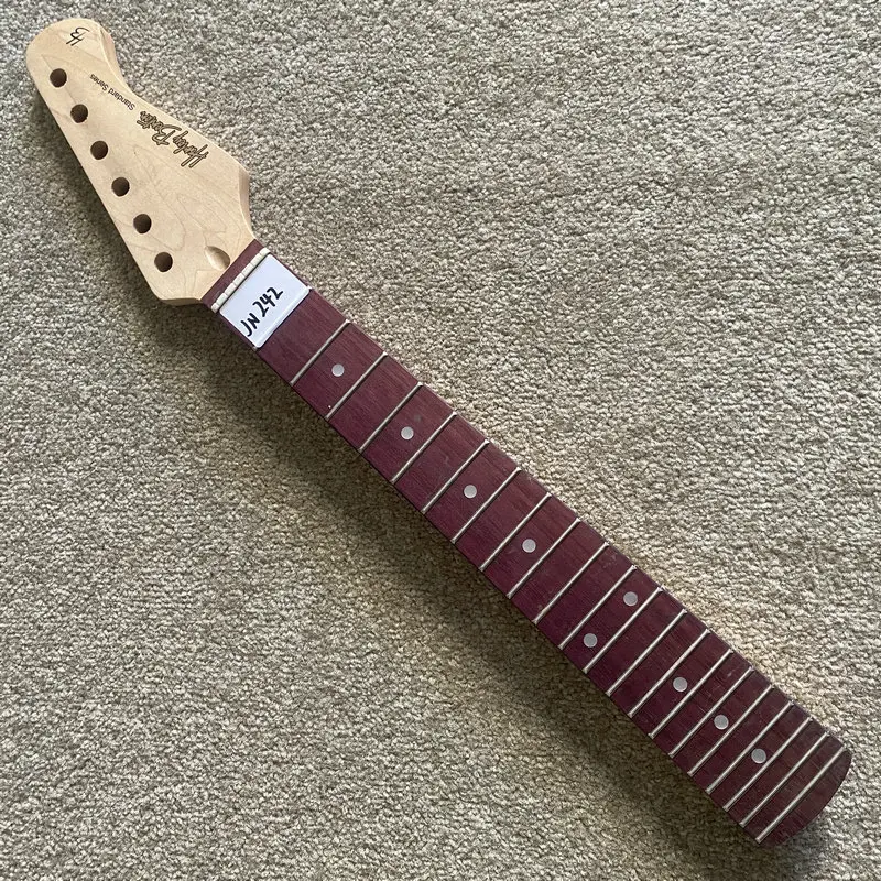 JN242 Original and Genuine Harleybenton Mini Guitar Authorised Produced Semi Finishing ST Guitar Neck Short Scale Length DIY
JN242 Original and Genuine Harleybenton Mini Guitar Authorised Produced Semi Finishing ST Guitar Neck Short Scale Length DIY