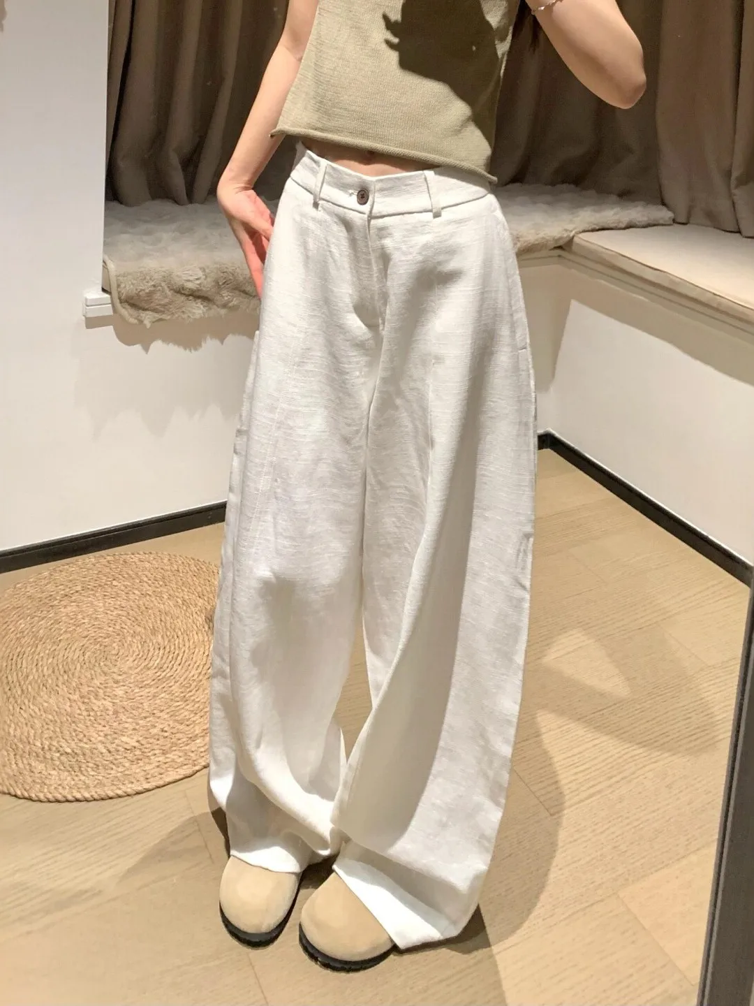 High-End White Curved Knife Pants Women's plus Size Slimming Artistic Versatile Loose Wide Leg Pants Casual High Waist
High-End White Curved Knife Pants Women's plus Size Slimming Artistic Versatile Loose Wide Leg Pants Casual High Waist