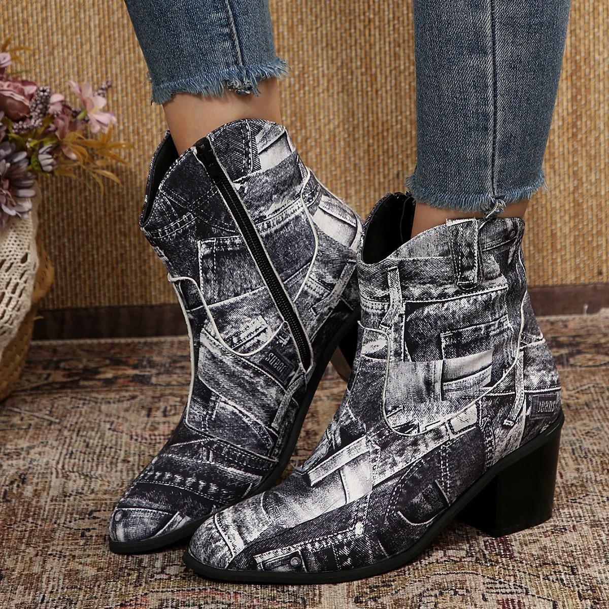 Women's British style large-sized mid-heel Chelsea boots, autumn chunk-heeled mid-calf boots
Women's British style large-sized mid-heel Chelsea boots, autumn chunk-heeled mid-calf boots