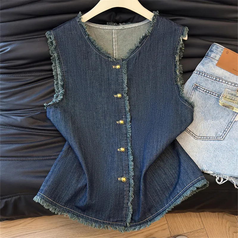 2026 Summer New Fashion Frayed Burrs Hem Dark Blue Thin Short Denim Vest Women Lapel Single Breasted Sleeveless Cowboy Waistcoat
2026 Summer New Fashion Frayed Burrs Hem Dark Blue Thin Short Denim Vest Women Lapel Single Breasted Sleeveless Cowboy Waistcoat