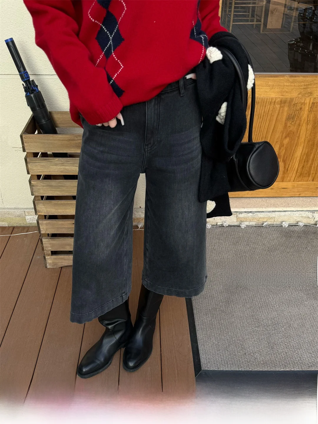 High Waist Flared Jeans Minimalist Style YKK Zipper Stone Ground Enzyme Wash Long Staple Cotton High-End Women's Casual Pants
High Waist Flared Jeans Minimalist Style YKK Zipper Stone Ground Enzyme Wash Long Staple Cotton High-End Women's Casual Pants