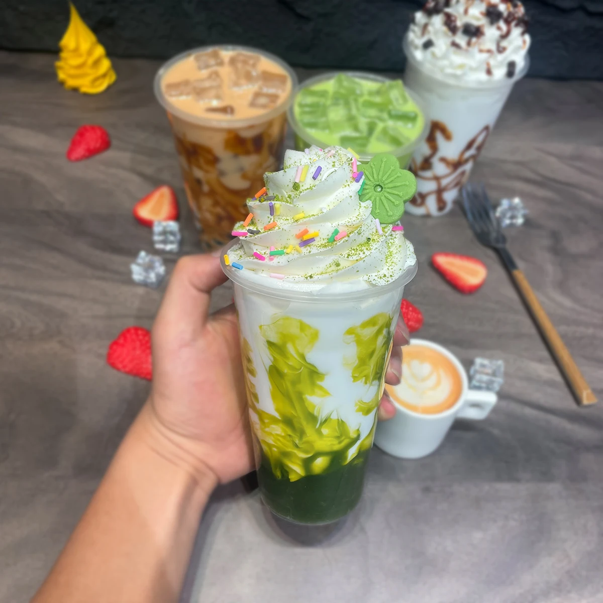 Simulierter Bubble Tea Ice Cream Matcha, verschiedene Geschmacksrichtungen, Schokolade, Kekse, Erdbeere, gefälschtes Dessert, Fo
Simulierter Bubble Tea Ice Cream Matcha, verschiedene Geschmacksrichtungen, Schokolade, Kekse, Erdbeere, gefälschtes Dessert, Fo
