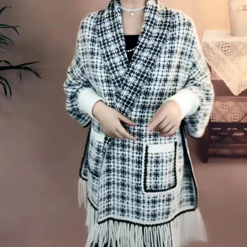 Cardigan autumn and winter coat shawl weaving v neck classic plaid versatile long sleeve casual poncho sweater female tops
Cardigan autumn and winter coat shawl weaving v neck classic plaid versatile long sleeve casual poncho sweater female tops