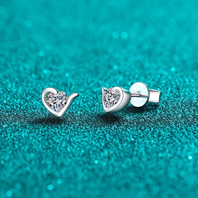 ZFSILVER модные трендовые классические серьги из серебра 925 пробы цвета D с муассанитом неправильной формы в форме сердца для женщин, аксессуары, ювелирные изделия, подарок AZ1033-E
ZFSILVER модные трендовые классические серьги из серебра 925 пробы цвета D с муассанитом неправильной формы в форме сердца для женщин, аксессуары, ювелирные изделия, подарок AZ1033-E